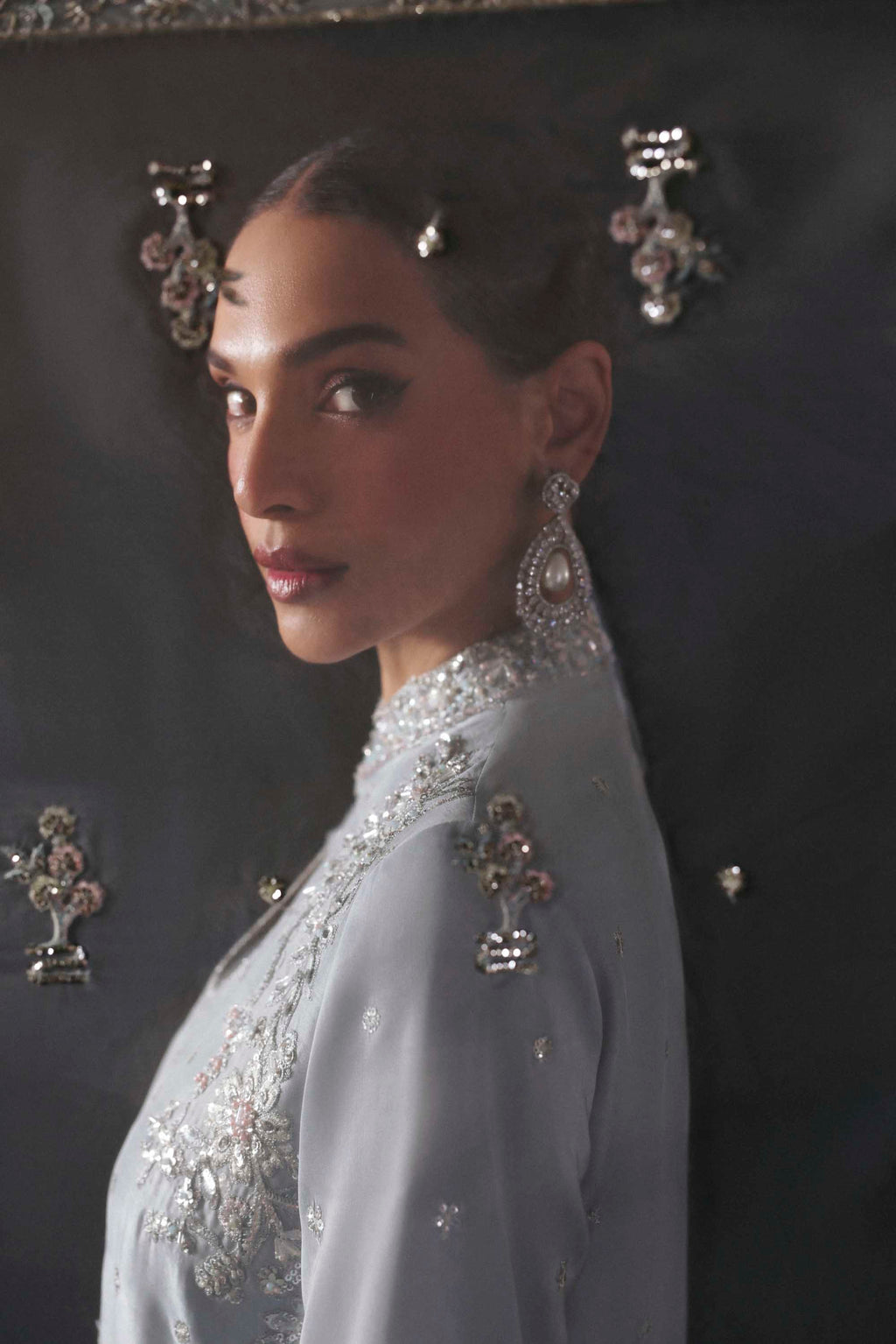 Akbar Aslam - Elisea