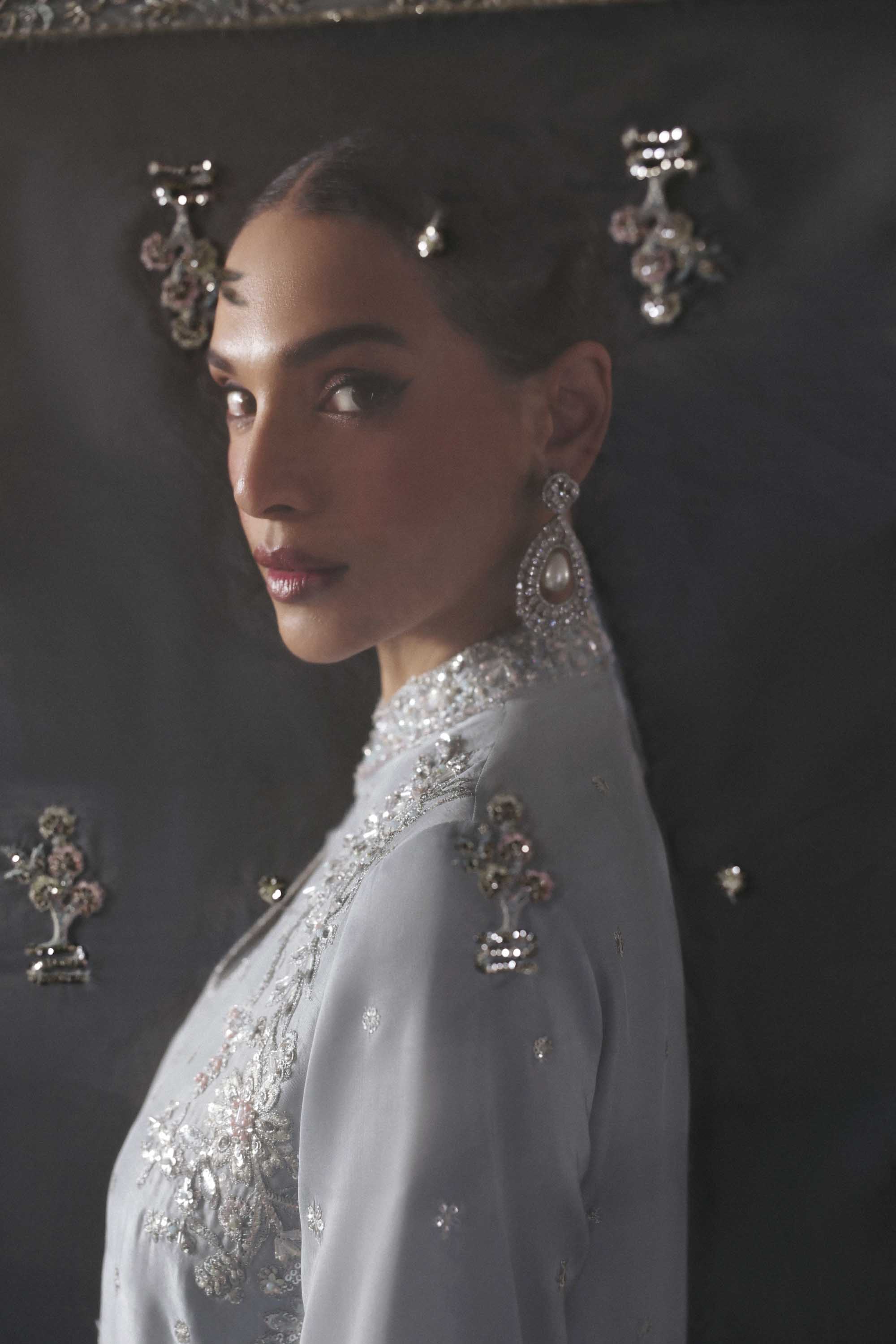 Akbar Aslam - Elisea