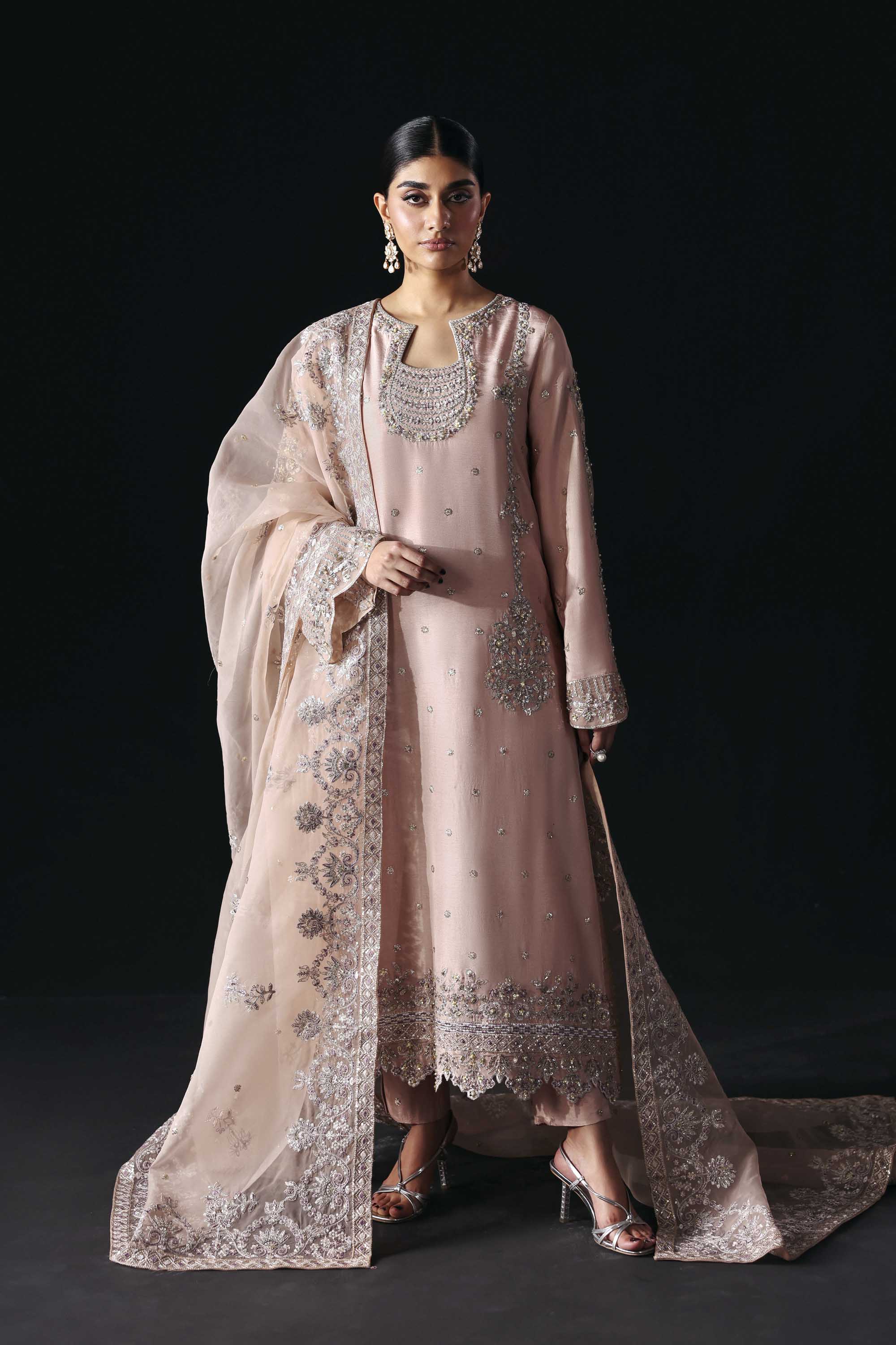 Akbar Aslam - Avenor