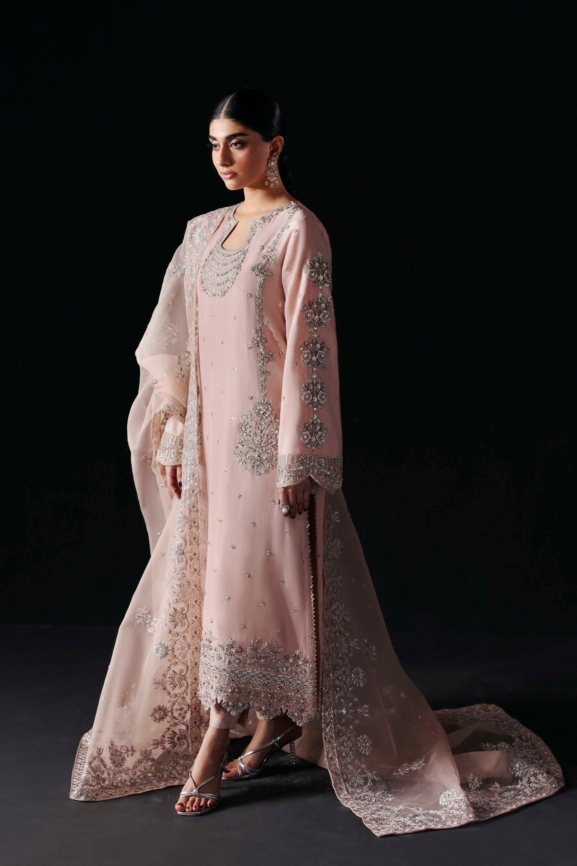 Akbar Aslam - Avenor