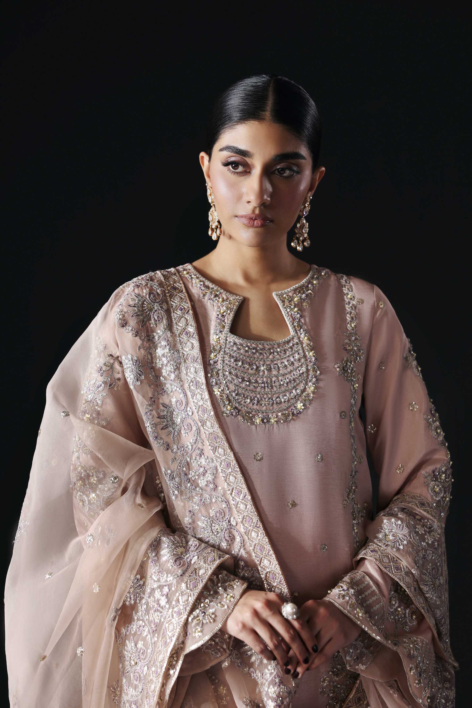 Akbar Aslam - Avenor