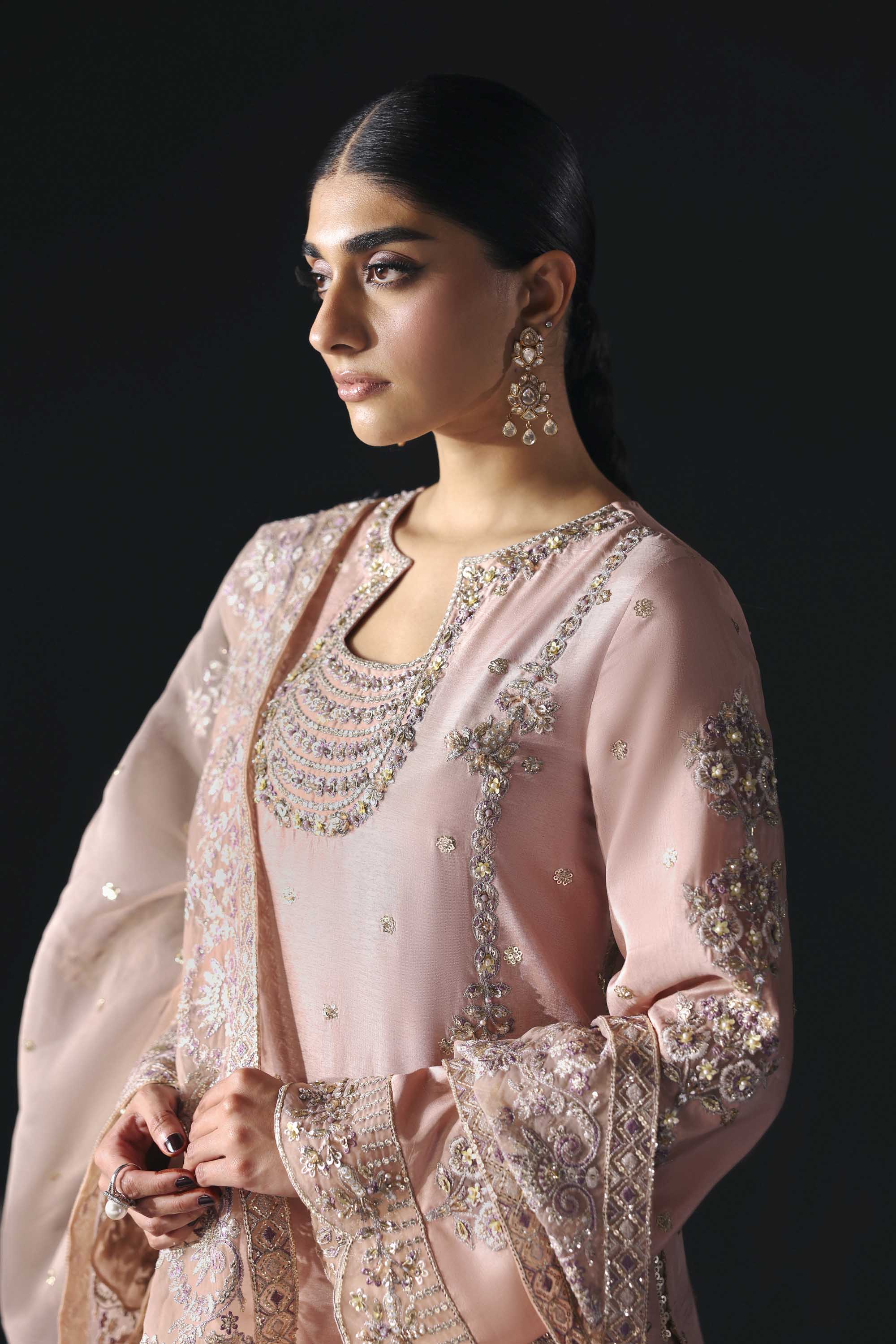Akbar Aslam - Avenor