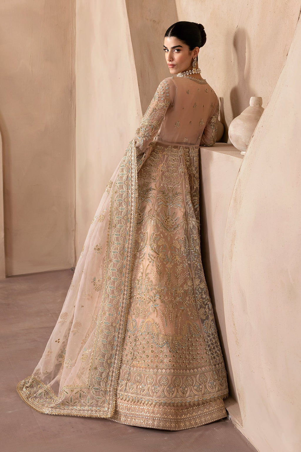 Emaan Adeel - Dynastia