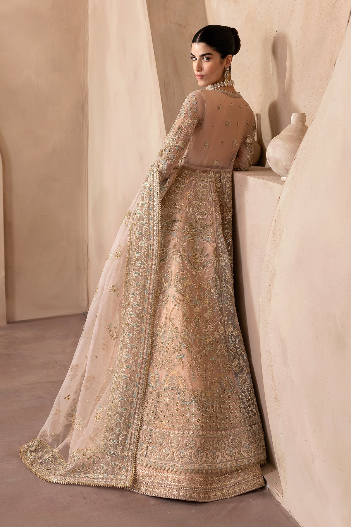 Emaan Adeel - Dynastia