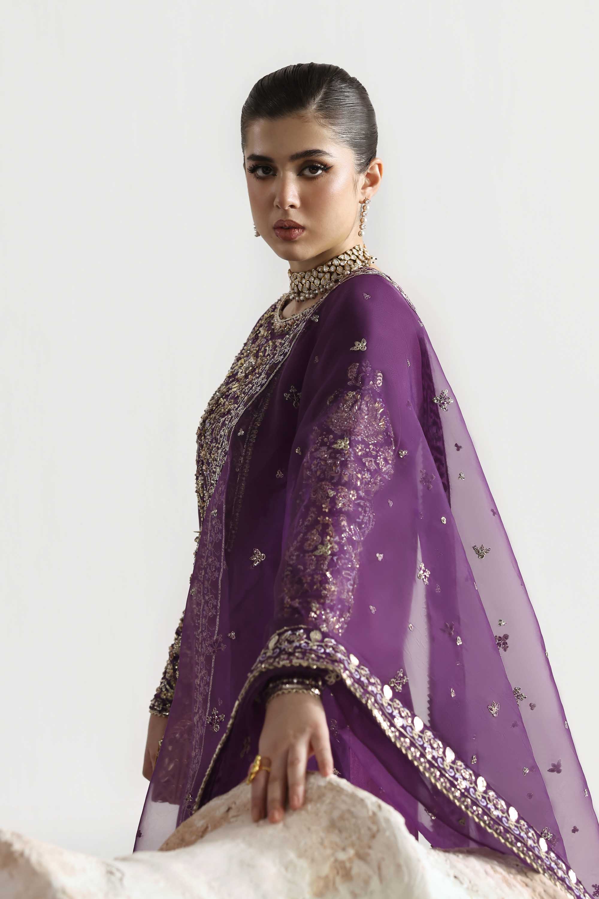 Akbar Aslam - Lapis