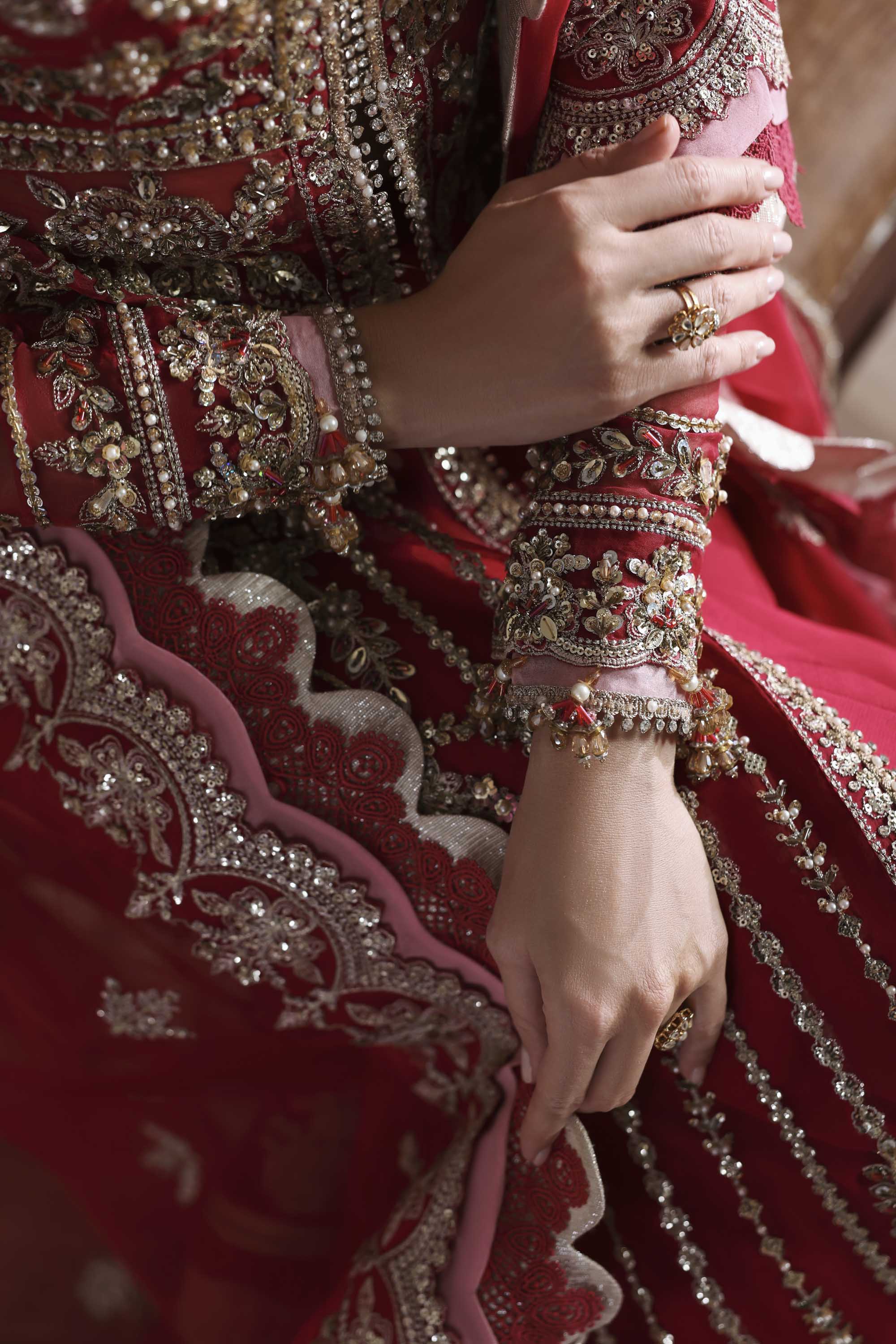 Akbar Aslam - Yeloria