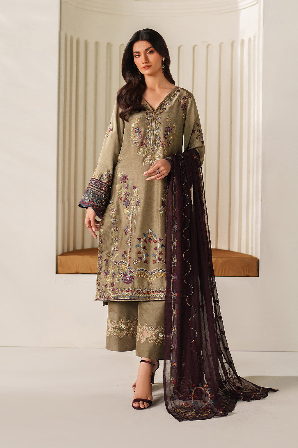 Iznik - Ue-614 Embroidered Ramen Silk