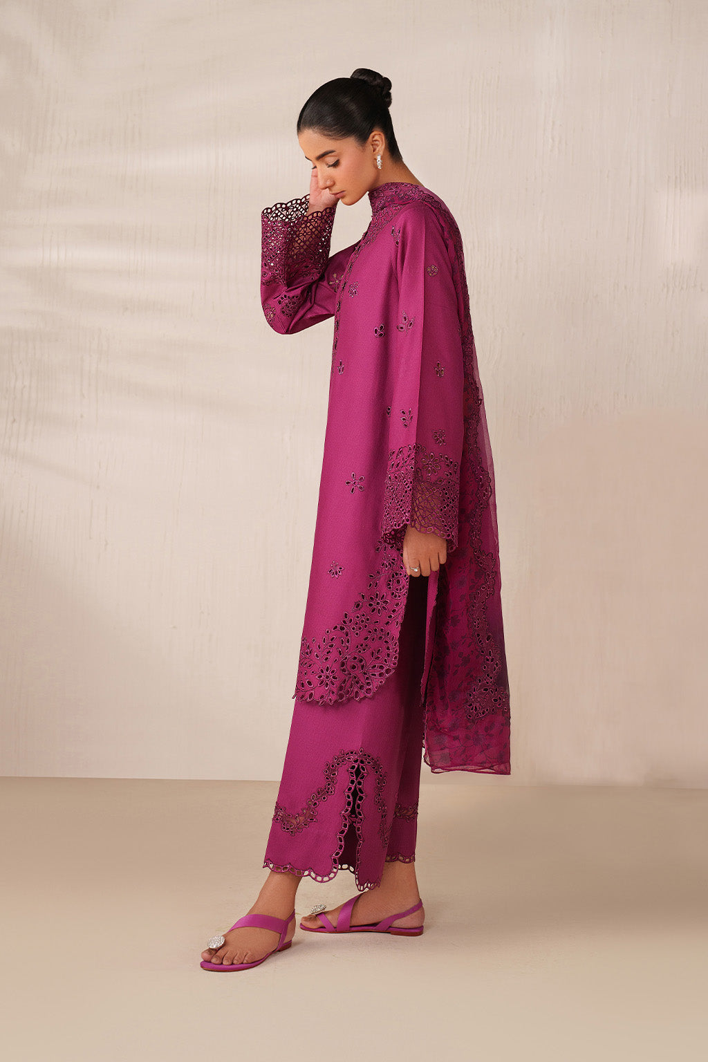 Iznik - Ue-593 Embroidered Textured Lawn