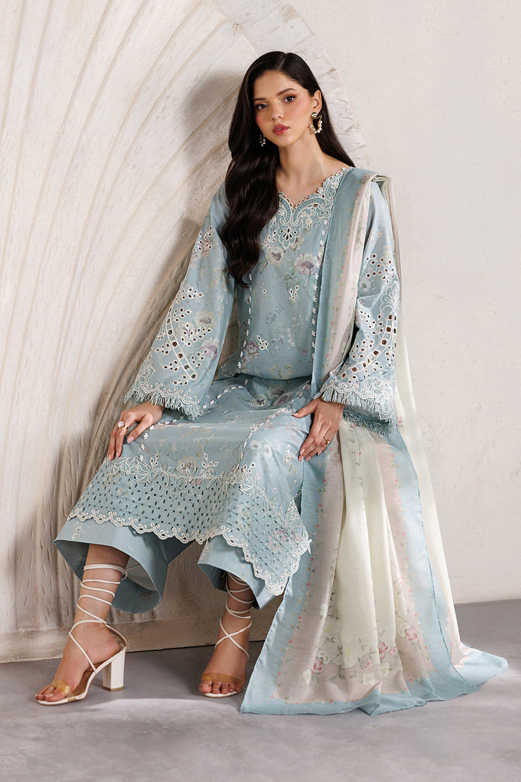 Iznik - Ibe-10 Embroidered Lawn