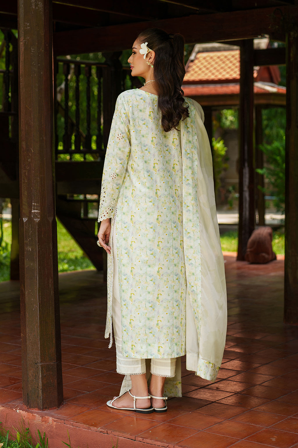 Iznik - Ue-501 Embroidered  Lawn