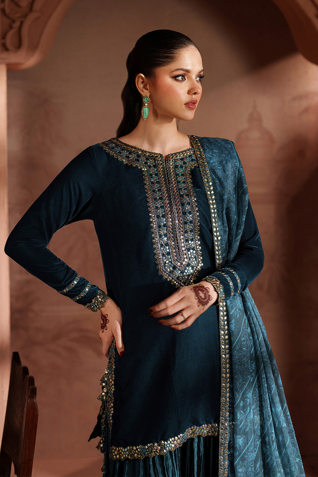 Iznik - Iv-64 Embroidered Velvet