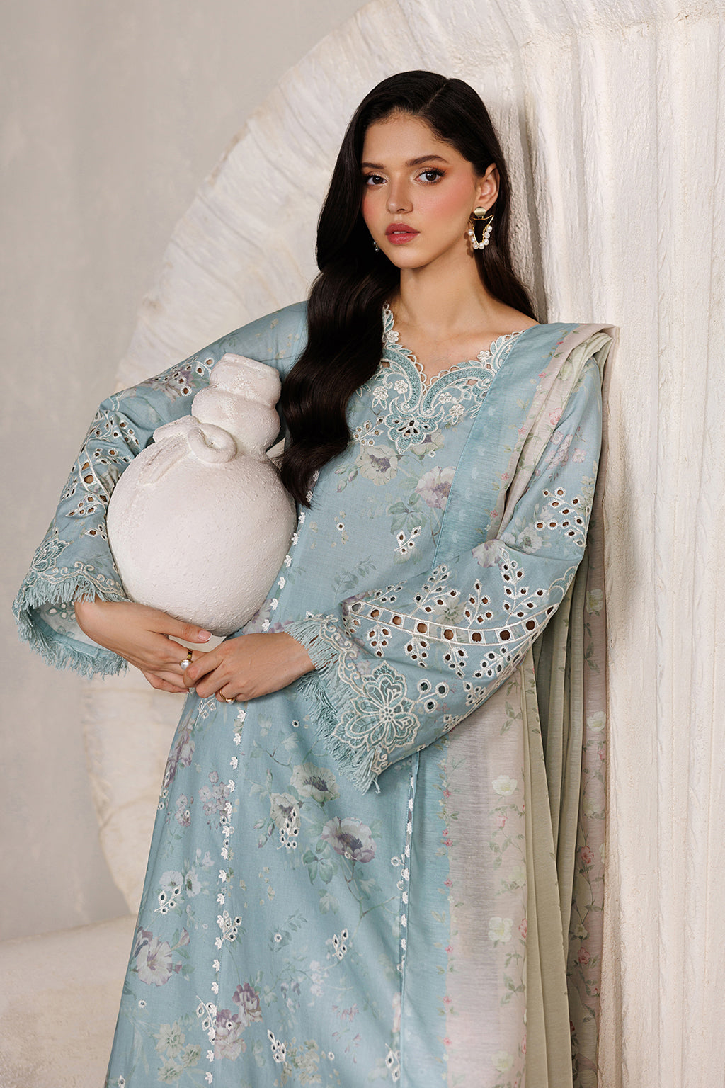 Iznik - Ibe-10 Embroidered Lawn
