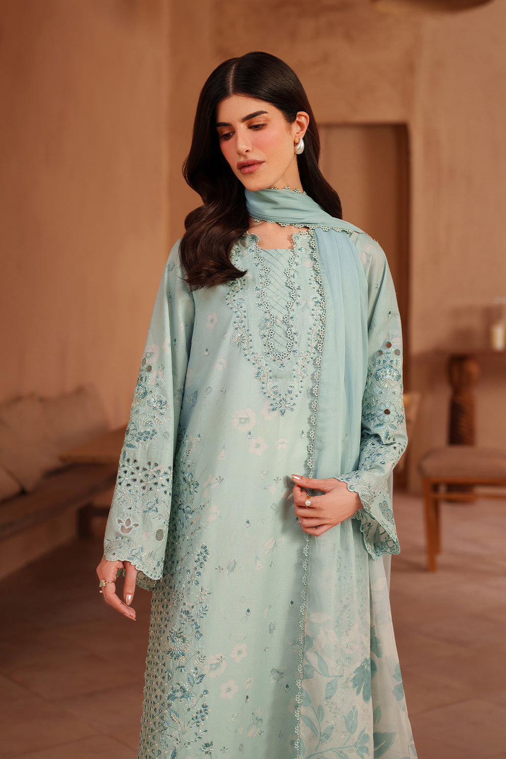 Iznik - El-05 Embroidered Lawn