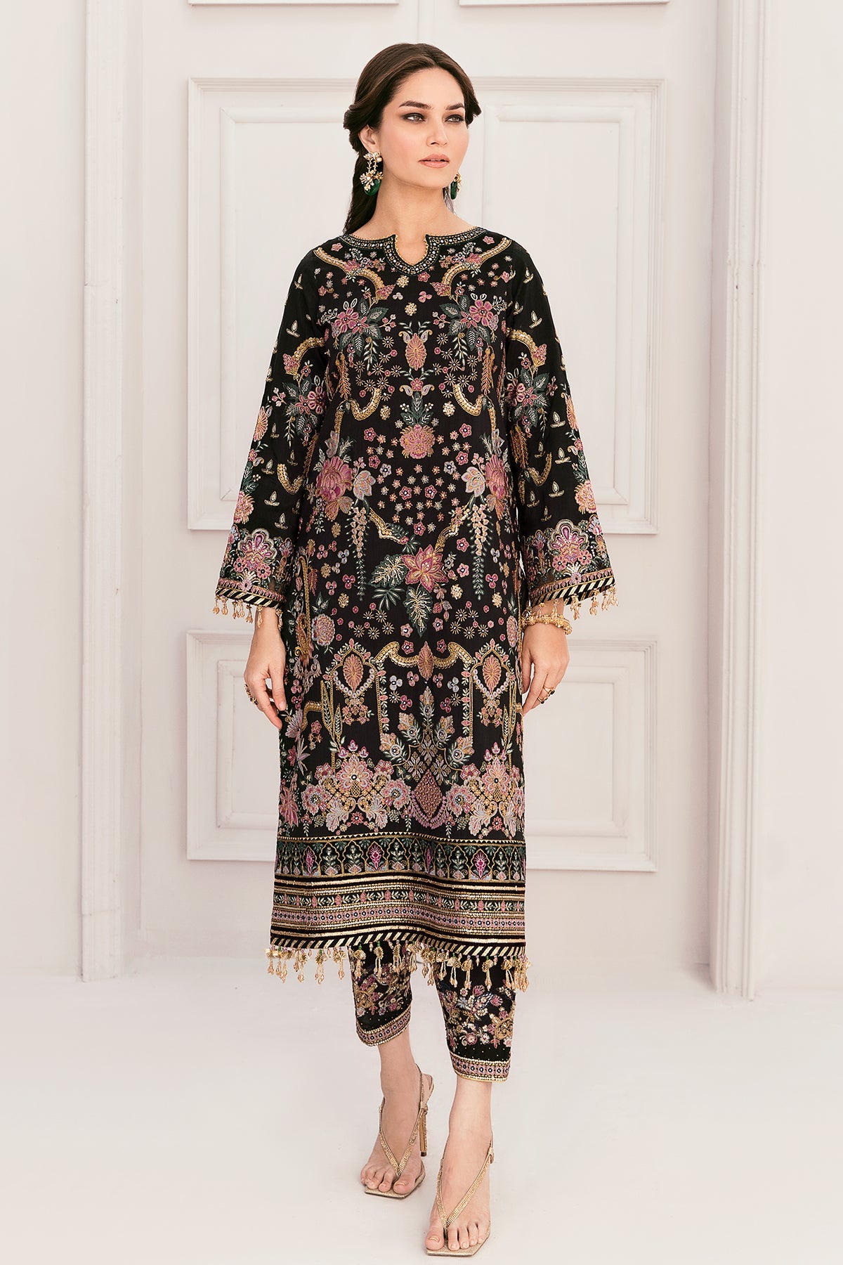 Baroque - Embroidered Silk Ch11-04 Stitched