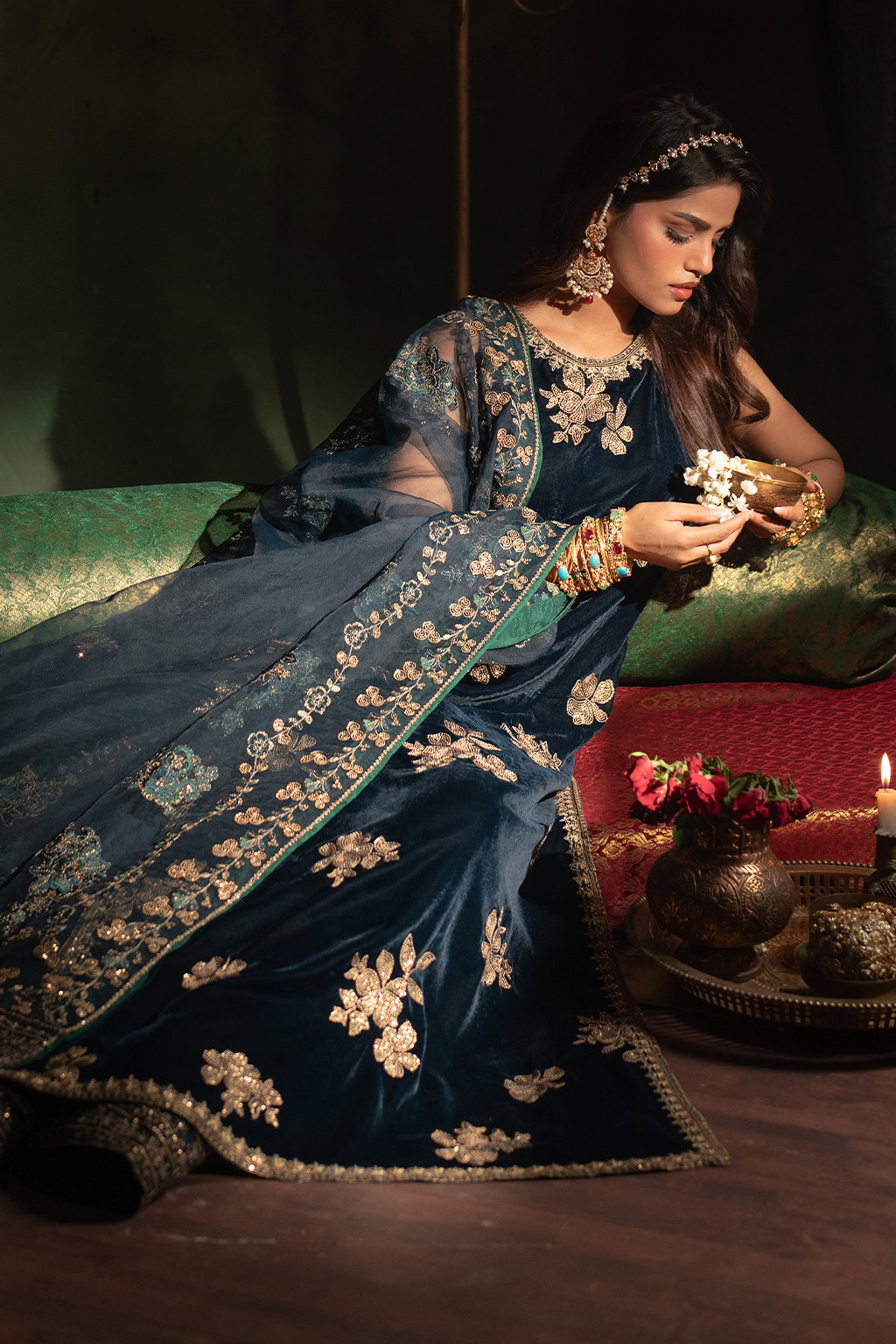 Iznik - Iv-51 Embroidered Velvet