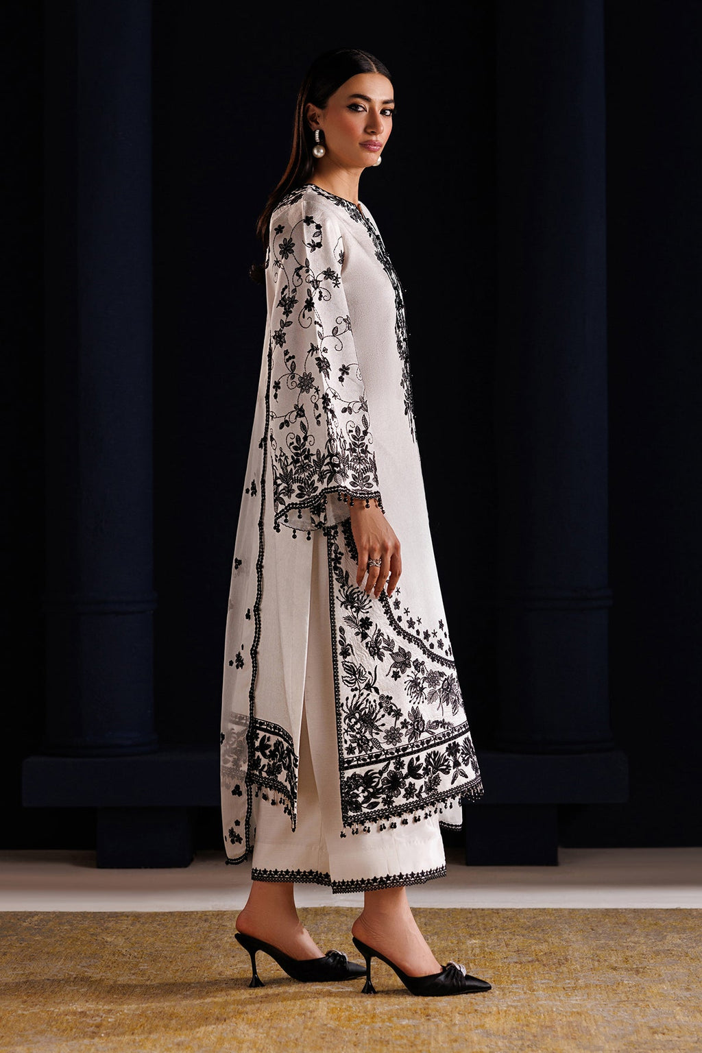 Baroque - Embroidered Jacquard Silk SF-4442