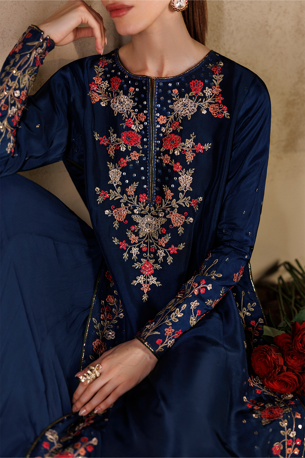 Iznik - Ue-728 Embroidered Pure Ramen Silk
