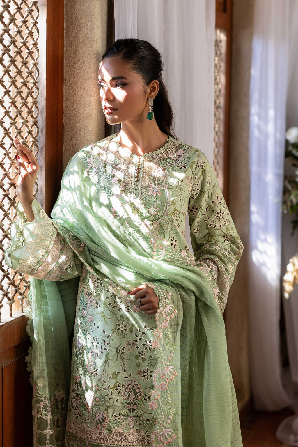 Akbar Aslam - Elaya
