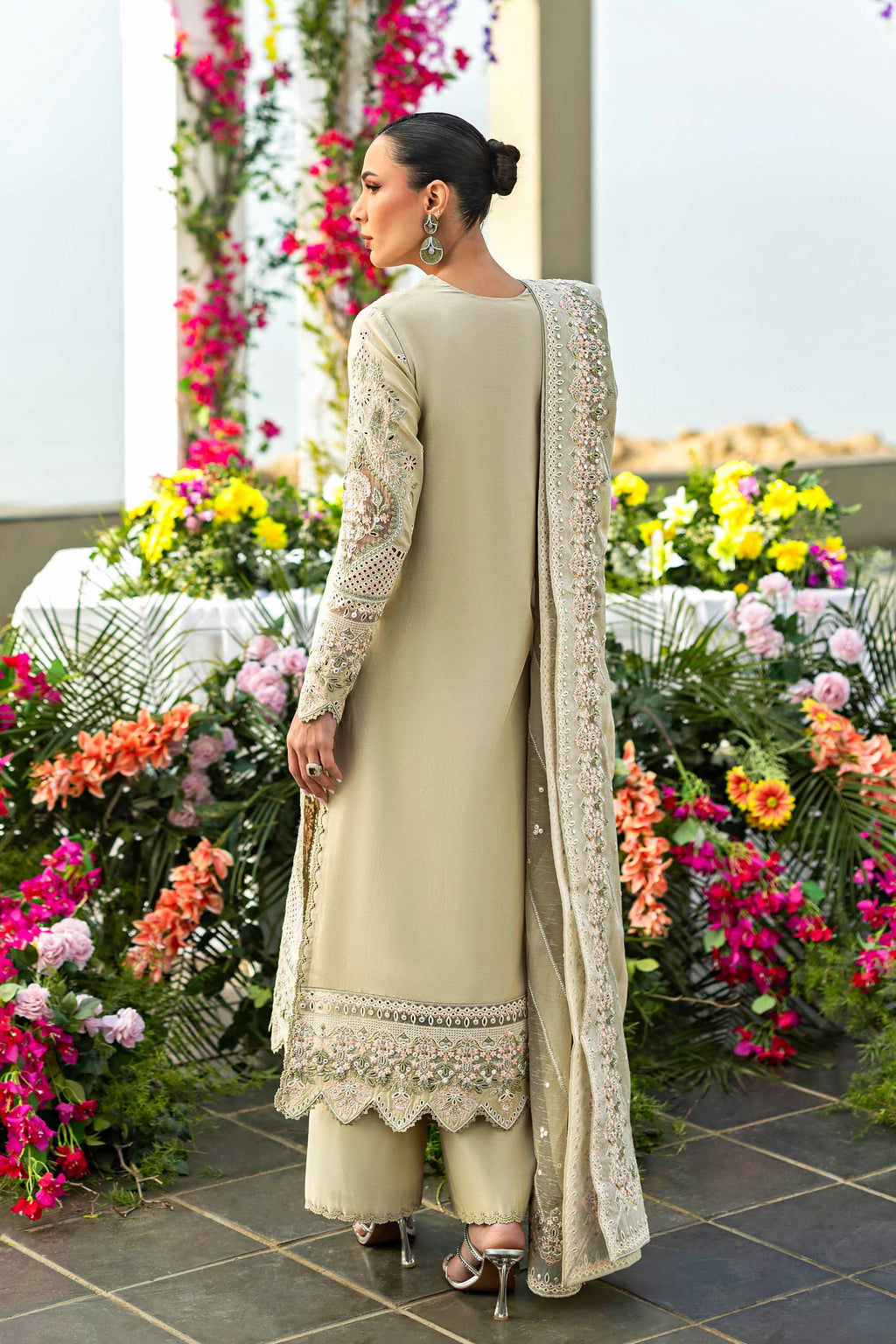 Akbar Aslam - Elarin