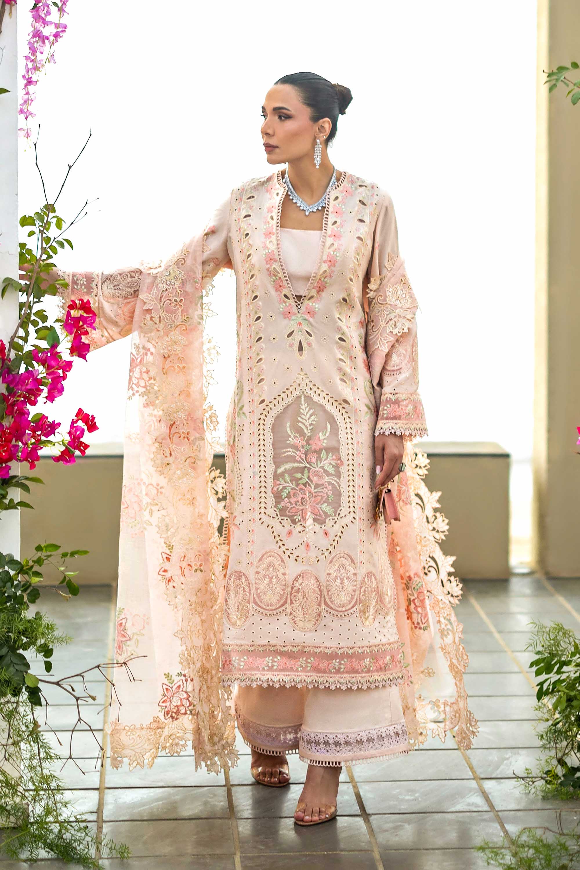 Akbar Aslam - Blenche