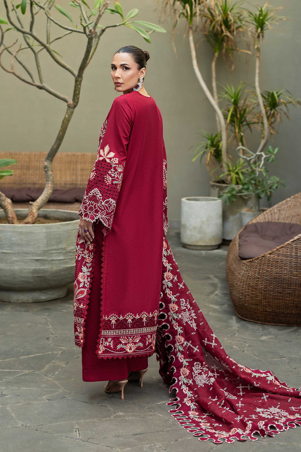 Akbar Aslam - Maryvn