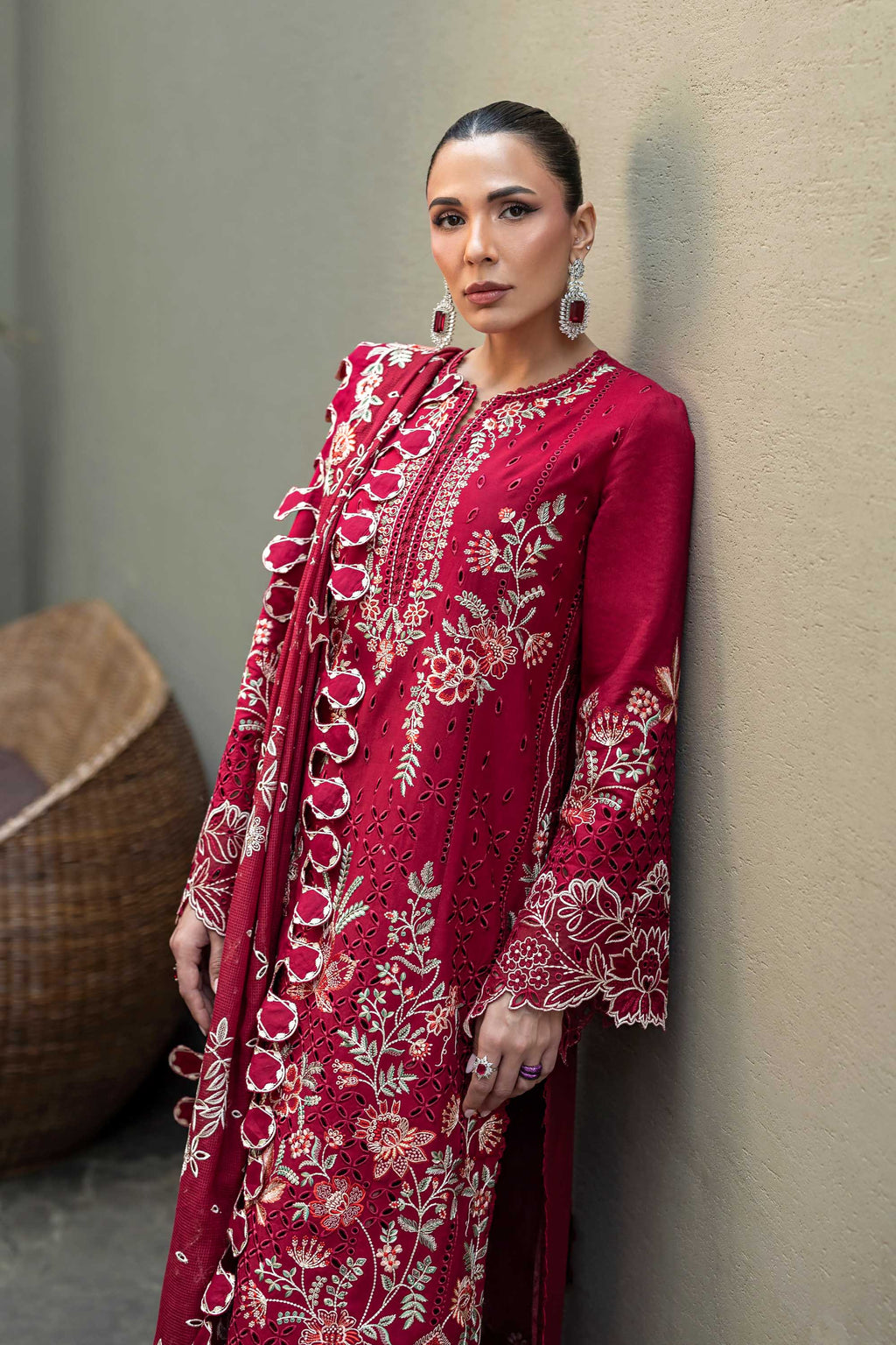 Akbar Aslam - Maryvn