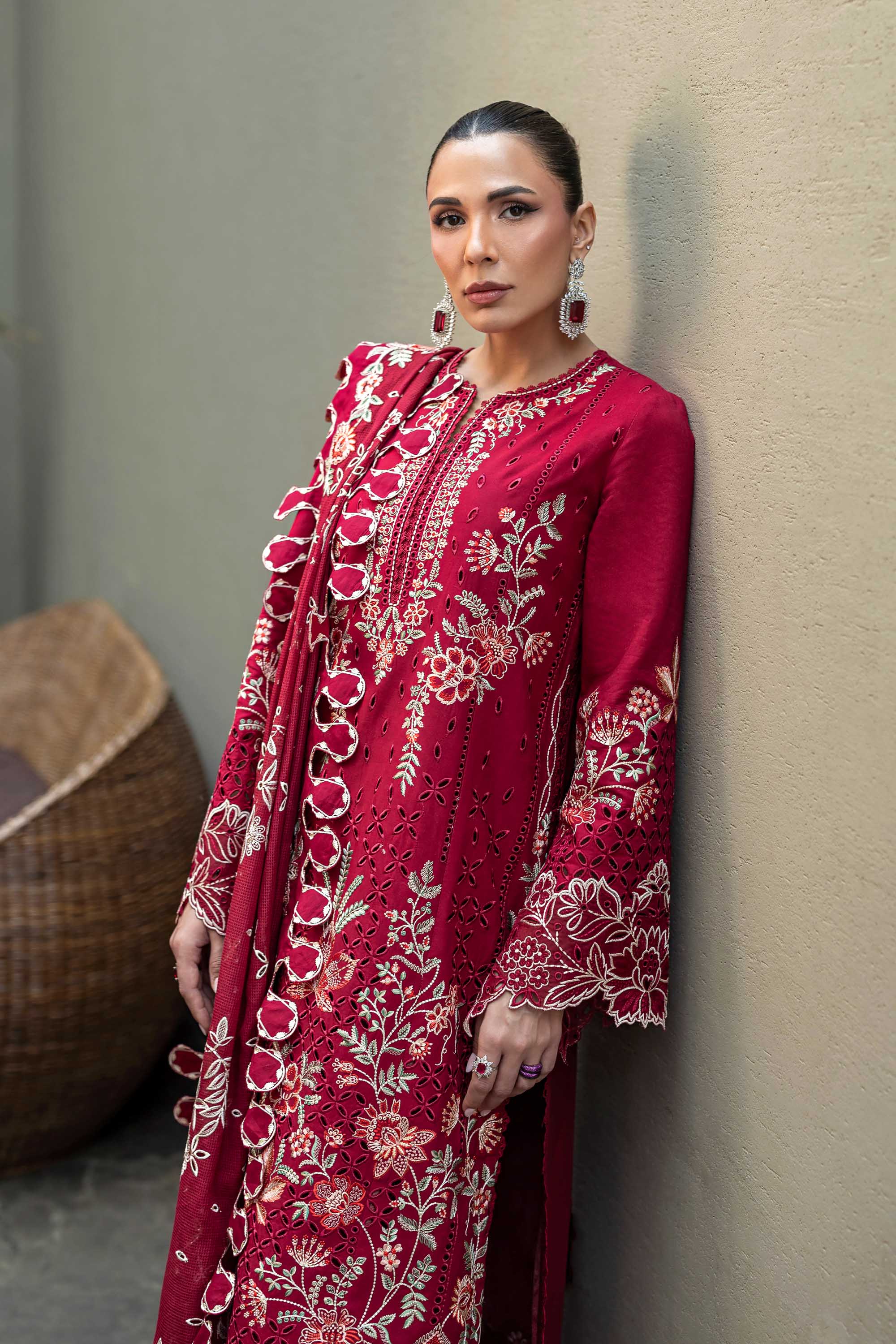 Akbar Aslam - Maryvn