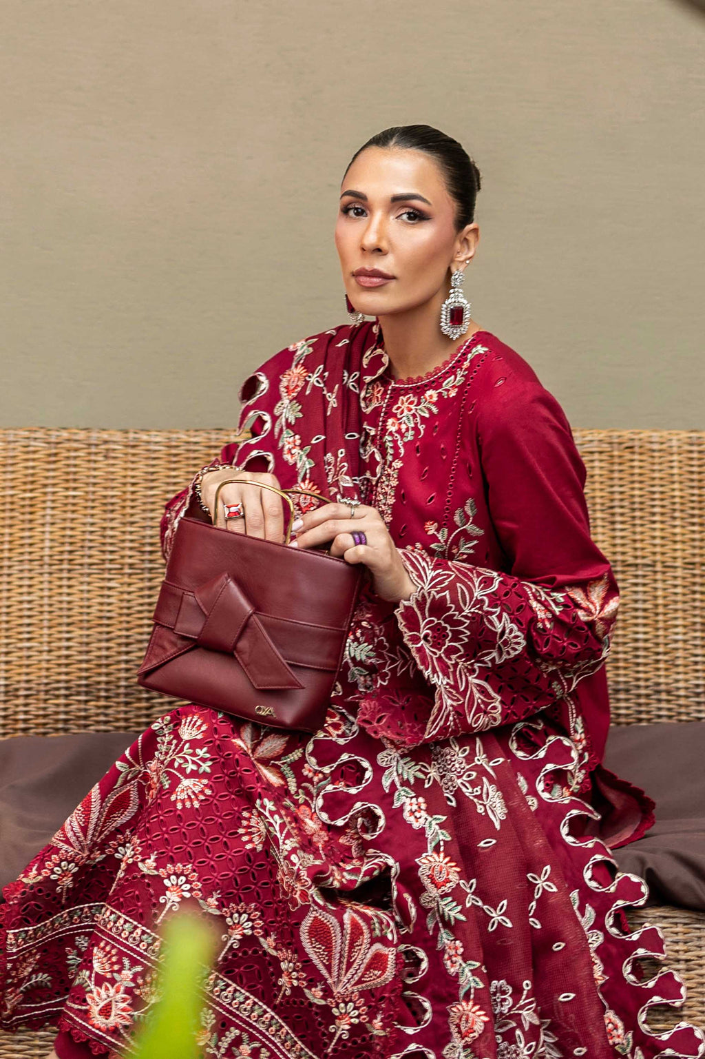 Akbar Aslam - Maryvn