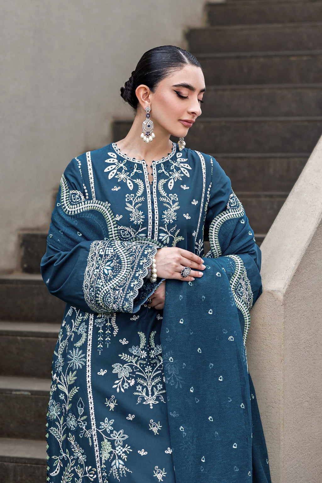 Akbar Aslam - Cerisea