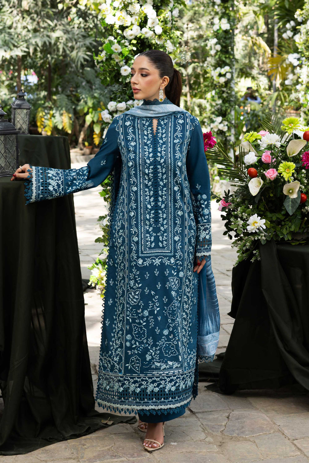 Akbar Aslam - Eveline