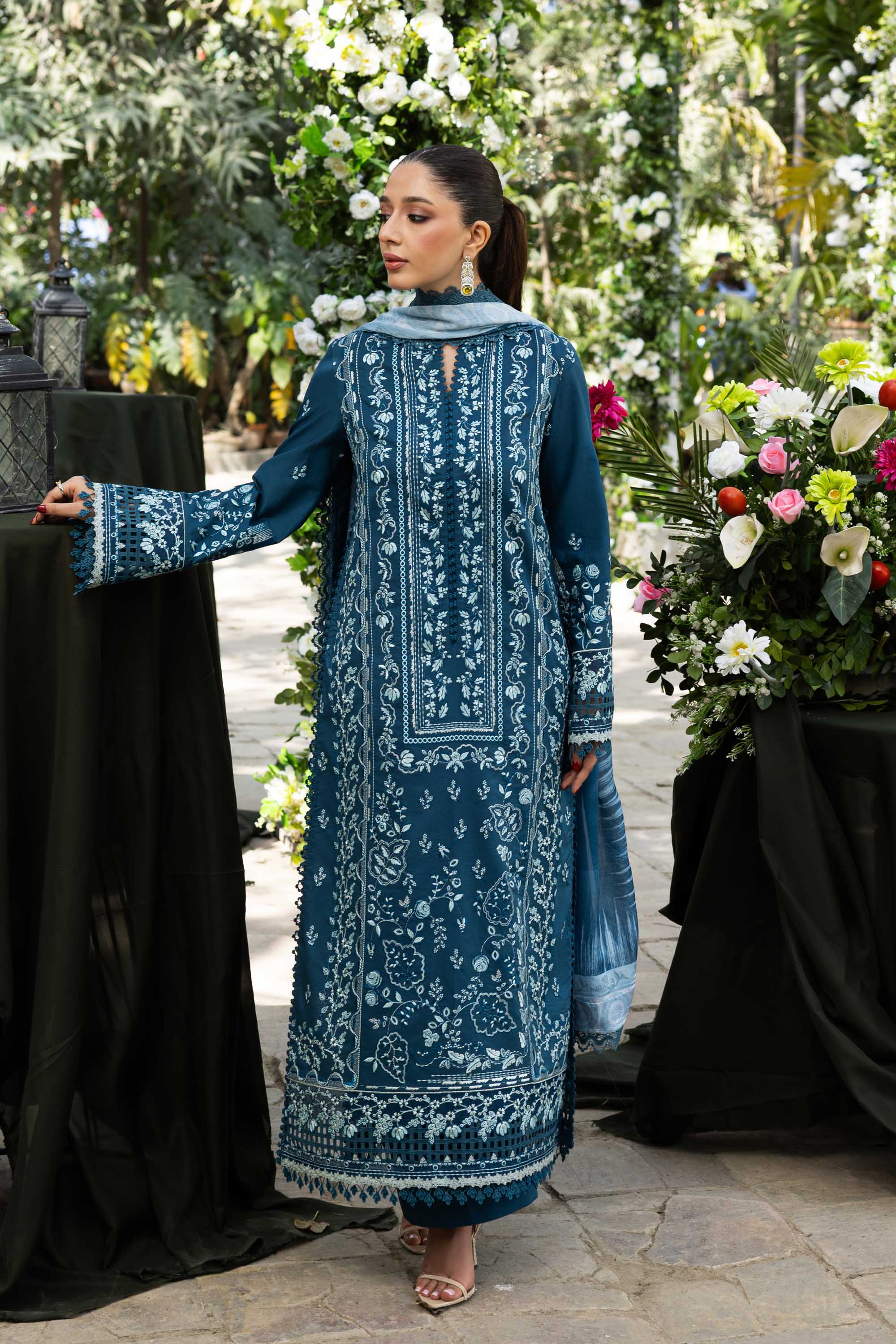 Akbar Aslam - Eveline