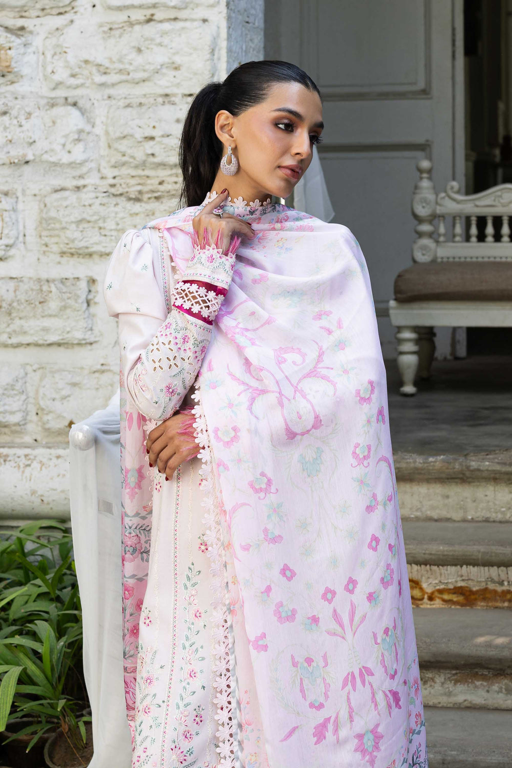 Akbar Aslam - Petalia