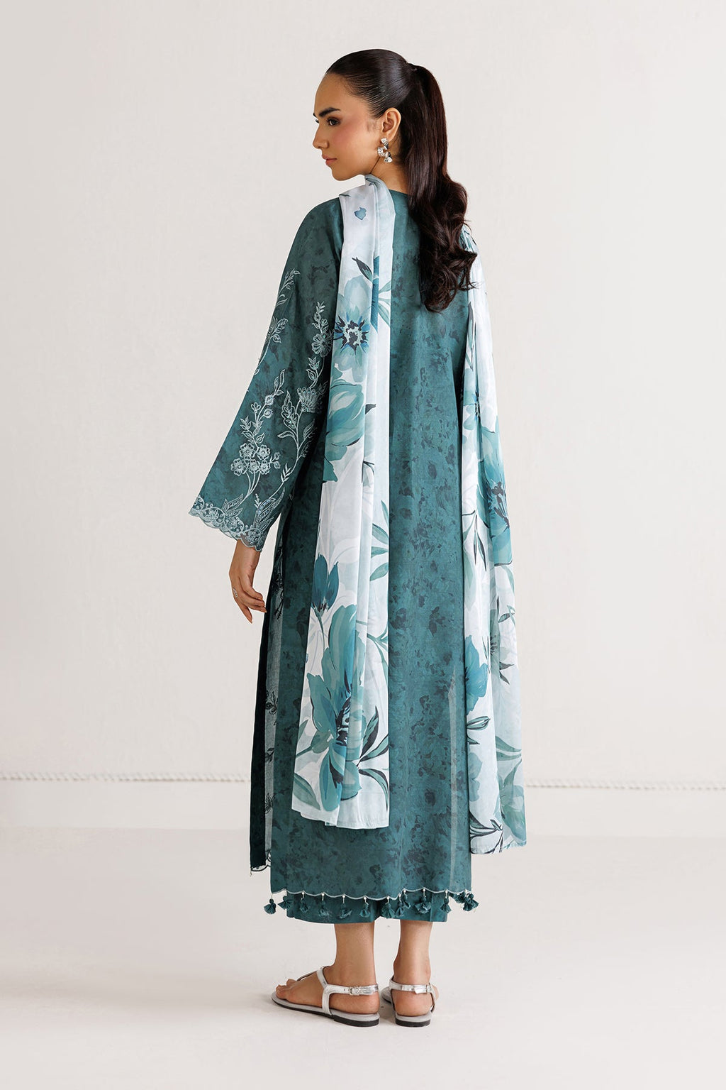 Baroque - Embroidered Lawn UF-4493