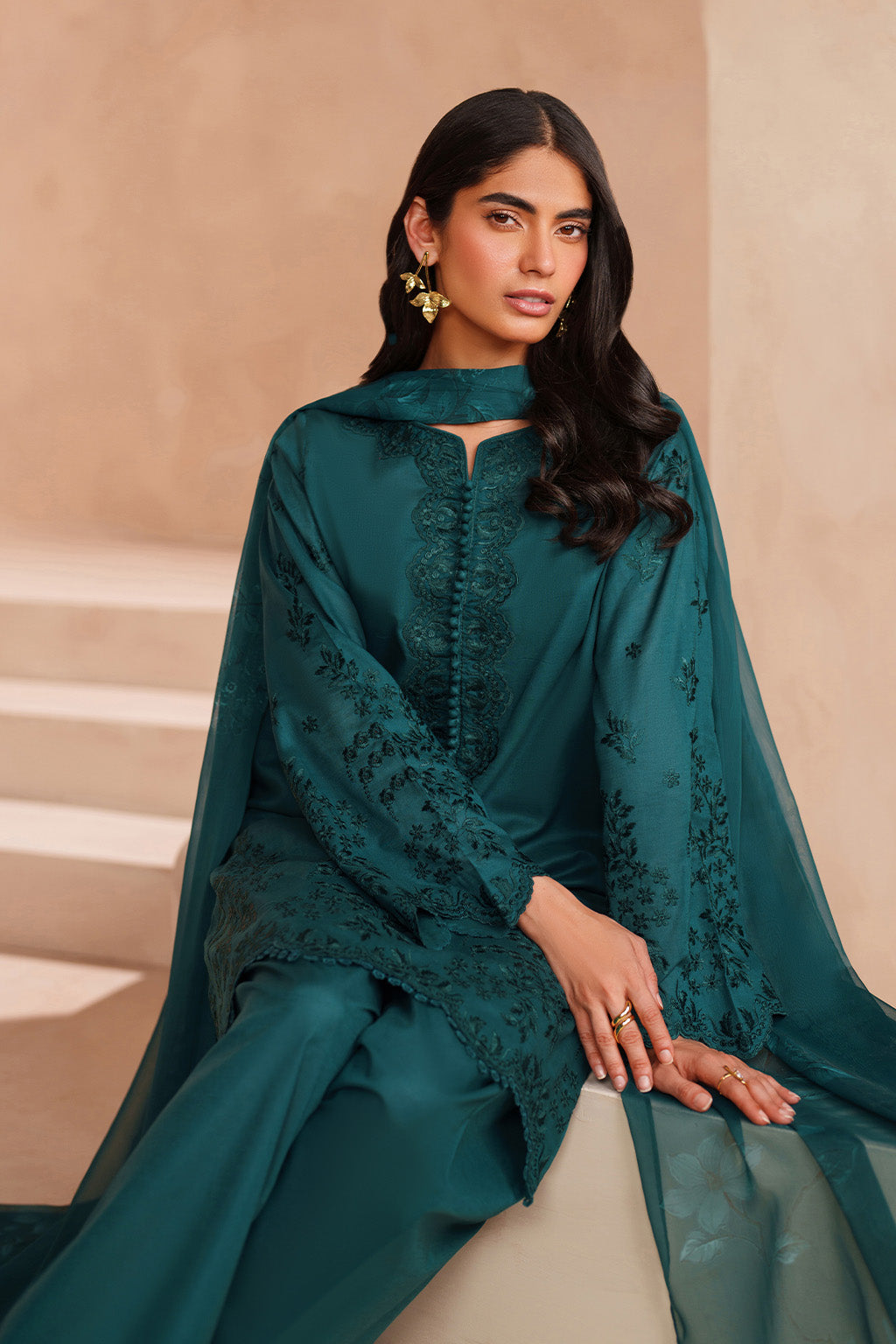 Iznik - Ue-594  Embroidered Lawn