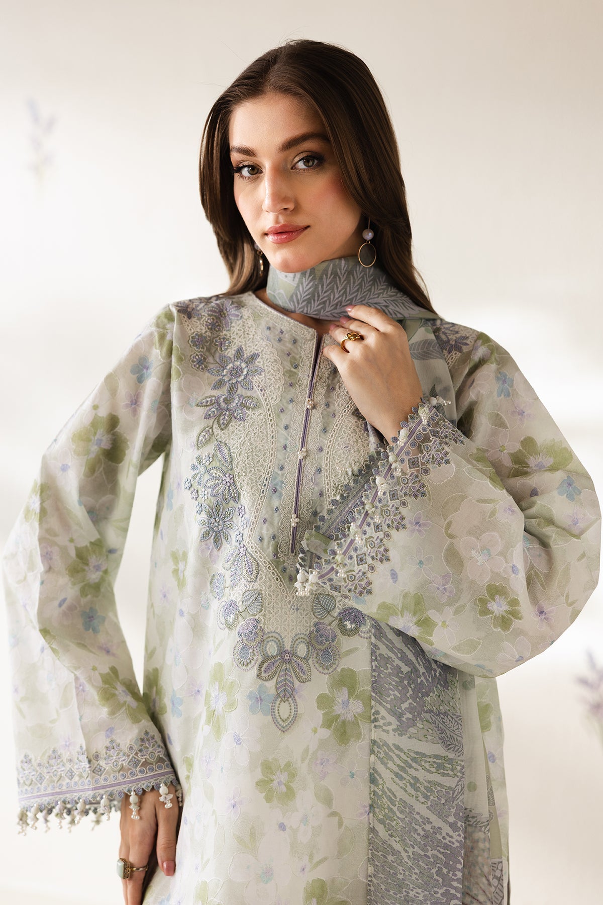 Baroque - Embroidered Lawn UF-4425