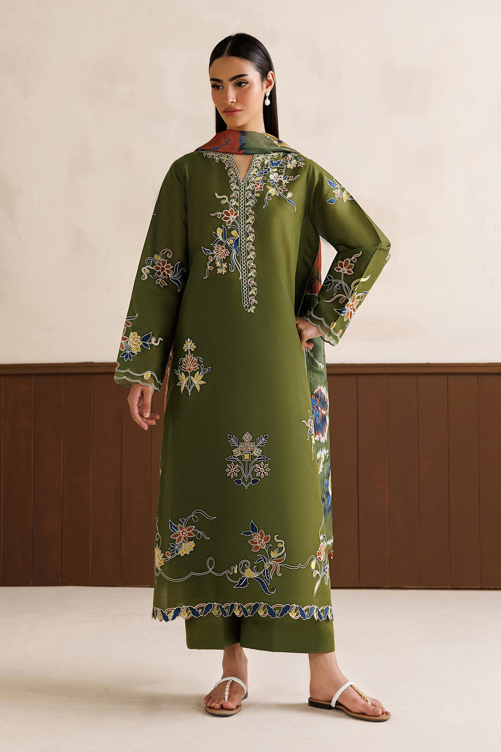Baroque - Embroidered Lawn UF-4472