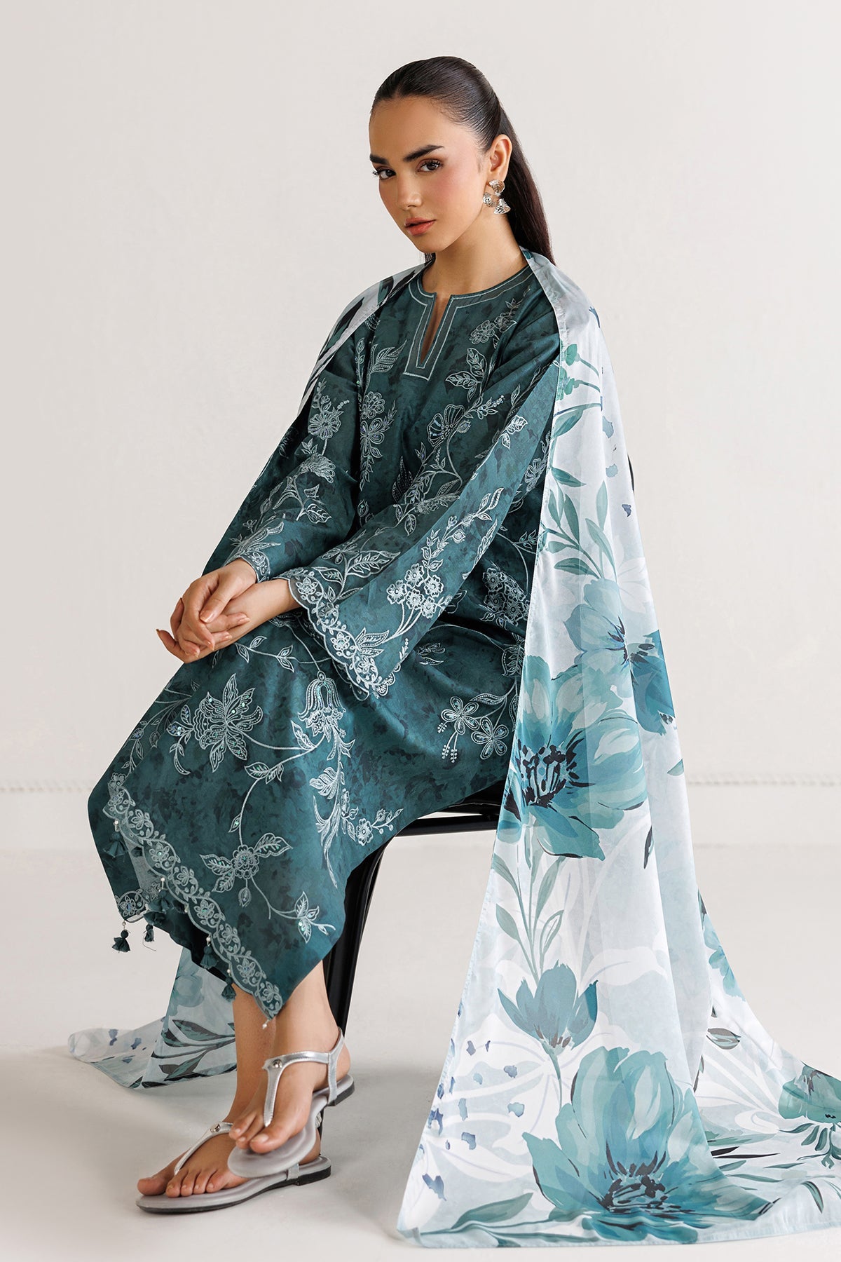 Baroque - Embroidered Lawn UF-4493
