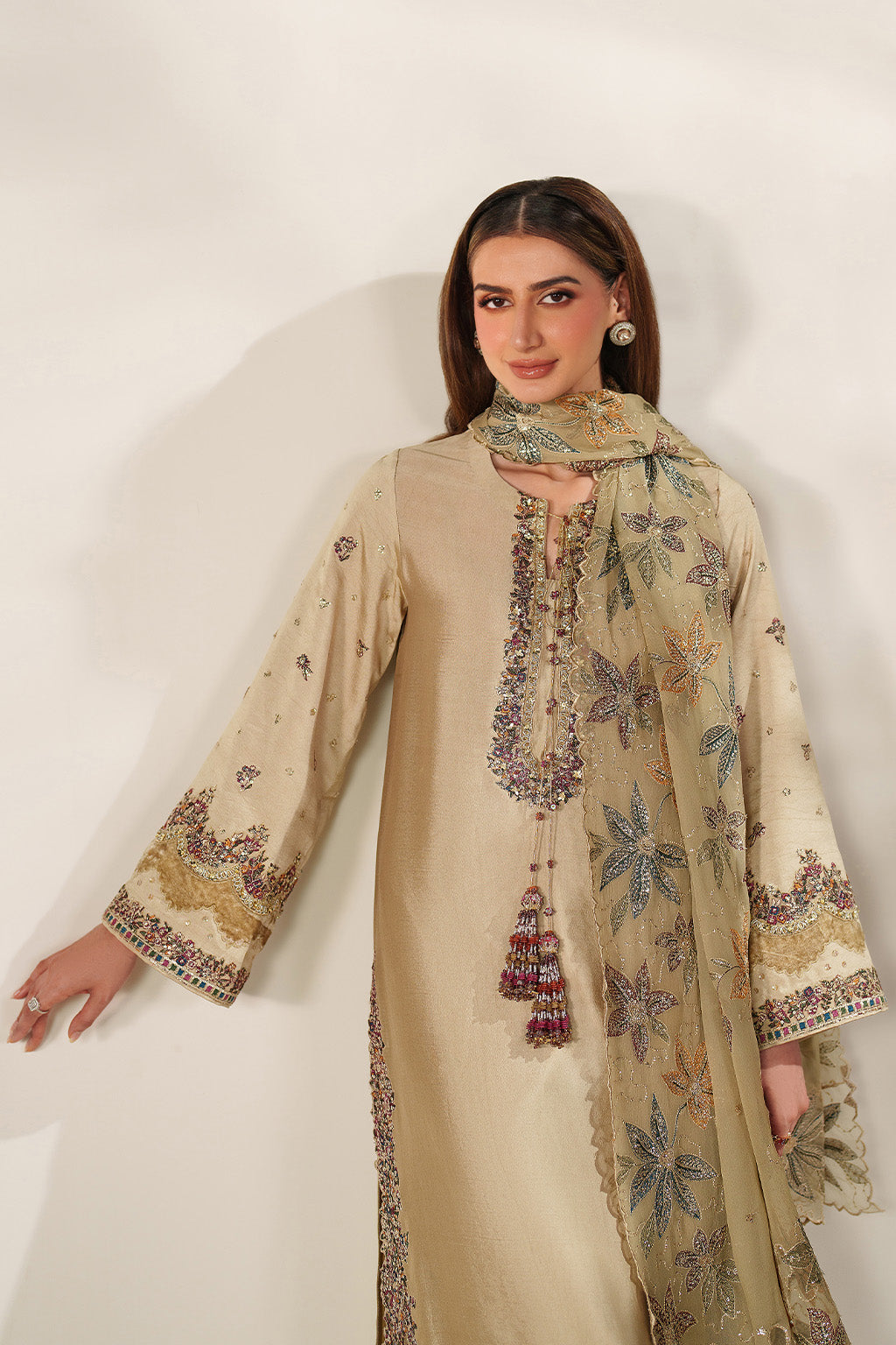 Iznik - Ue-617  Sheesha Silk