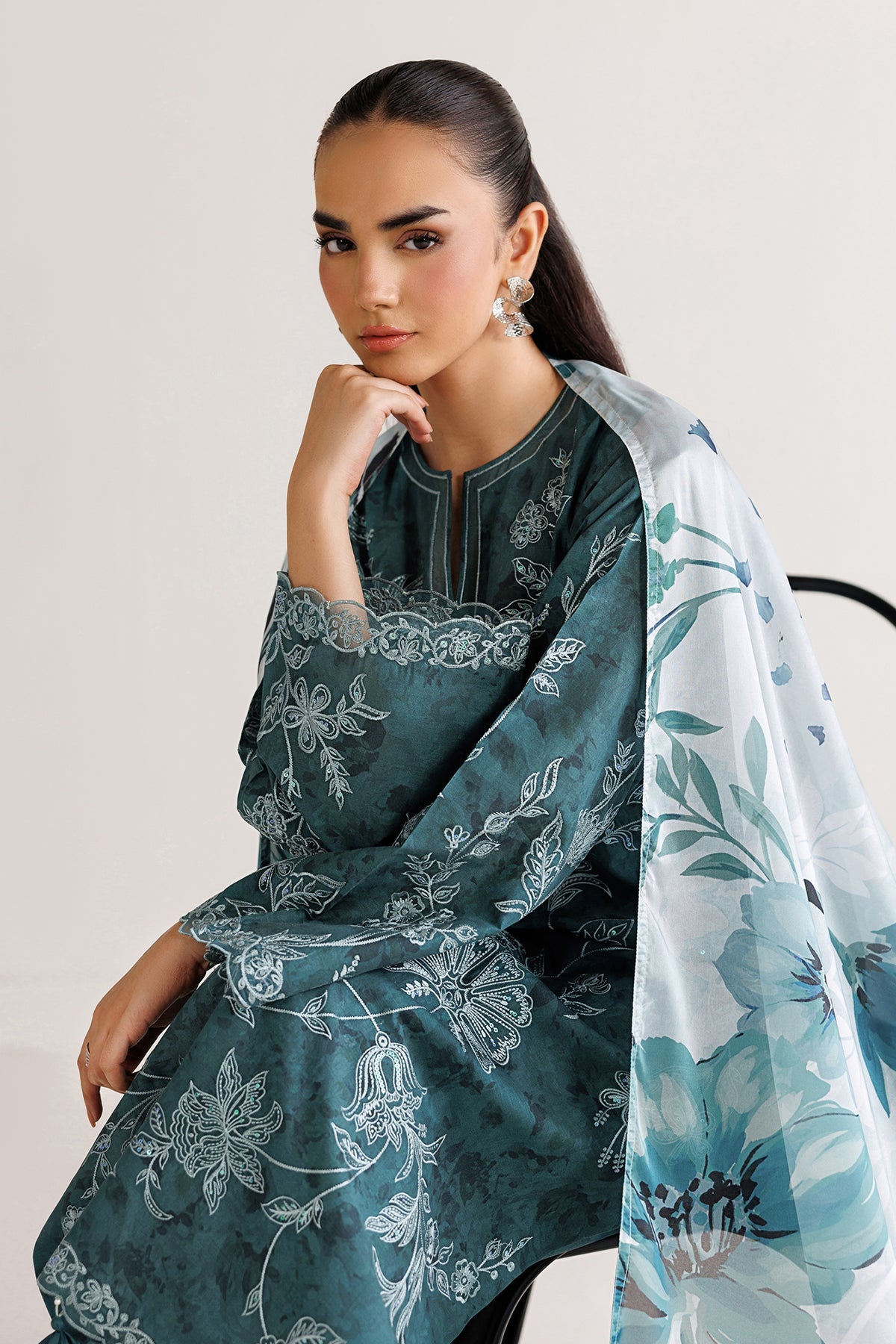 Baroque - Embroidered Lawn UF-4493