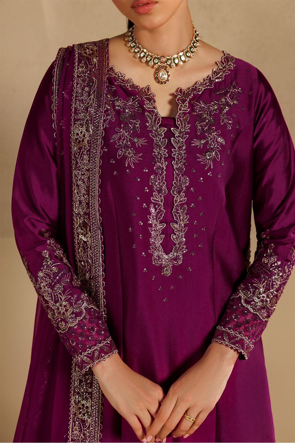Iznik - Ue-736 Embroidered Sheesha Silk