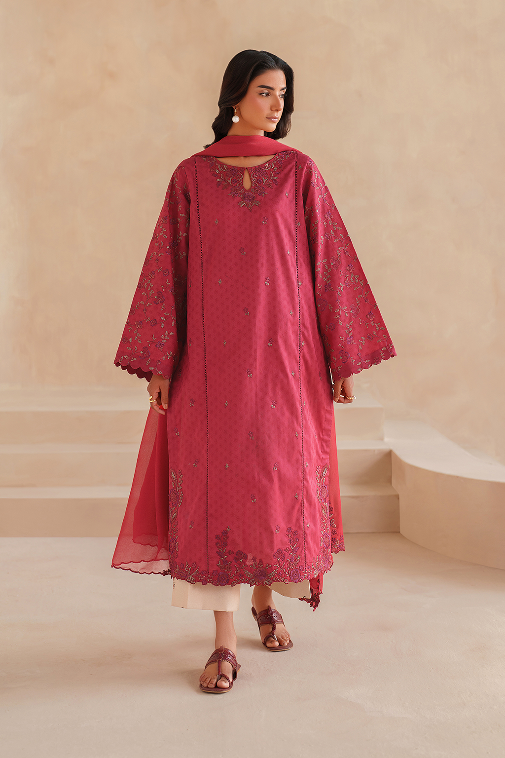 Iznik - Ue-596 Embroidered Lawn