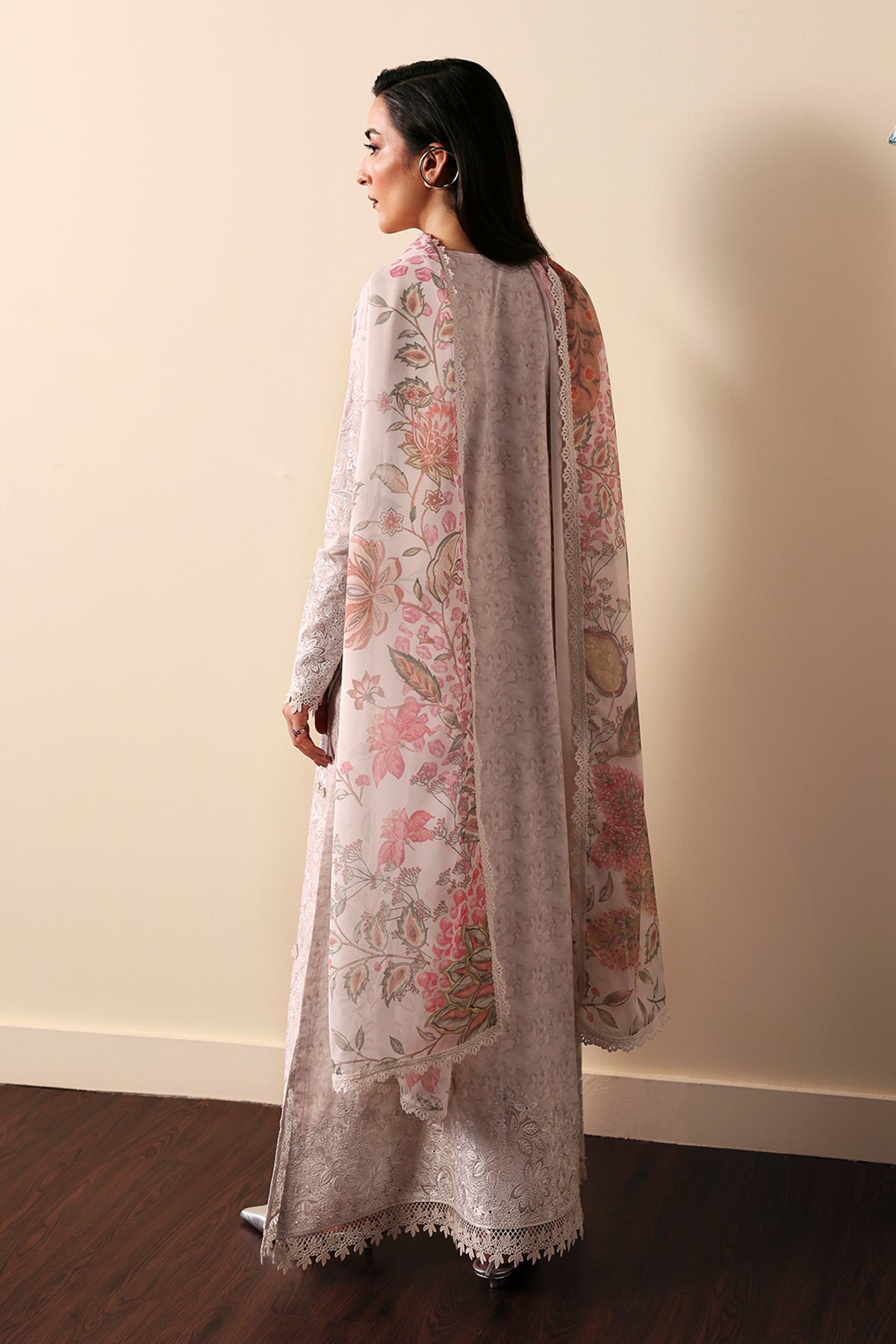 Afrozeh - Leyla