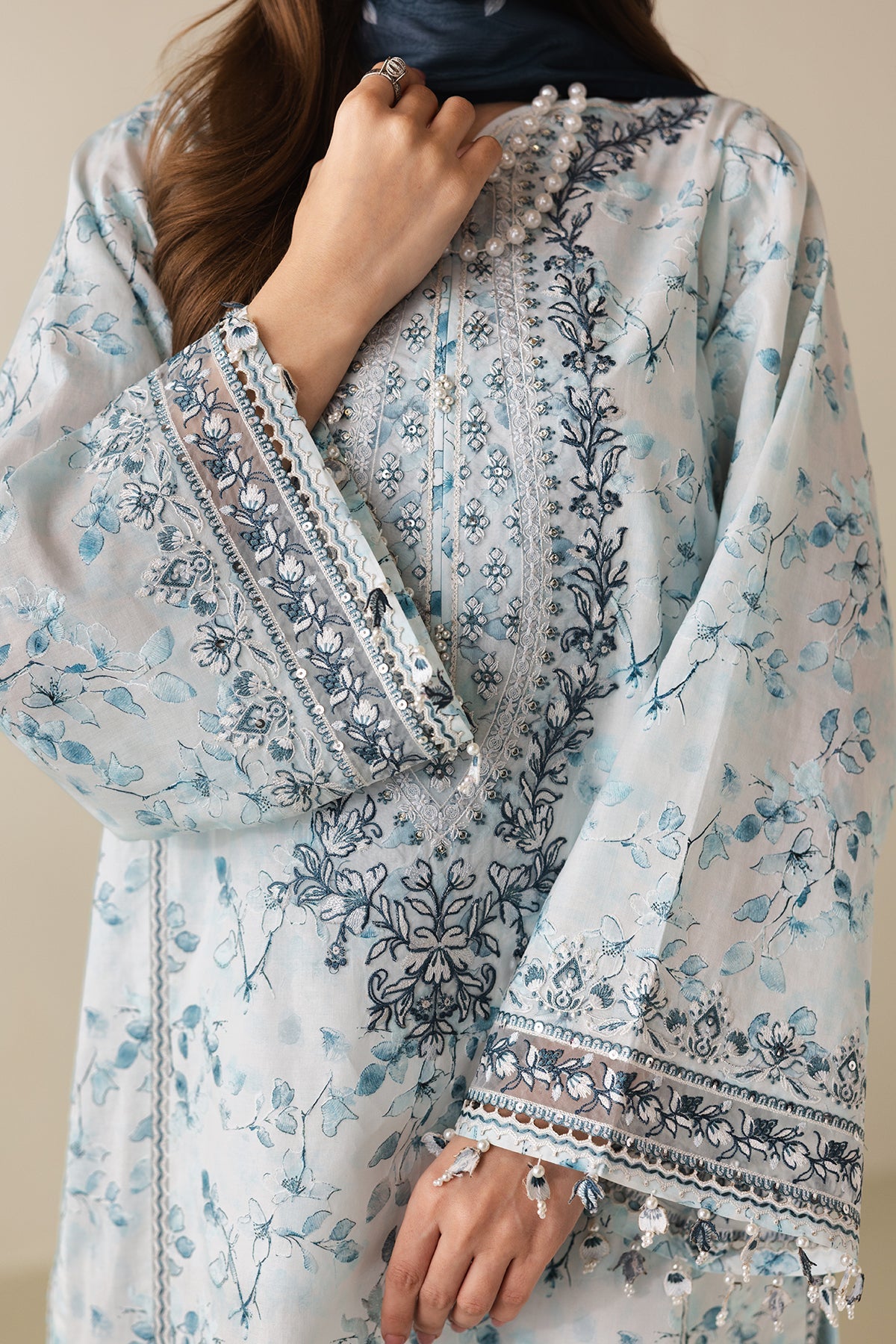 Baroque - Embroidered Lawn UF-4422