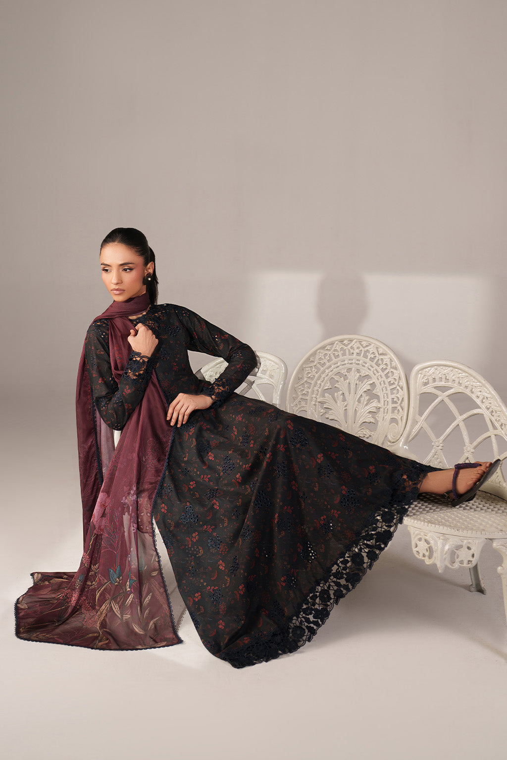 Iznik - Ss-09 Embroidered Lawn