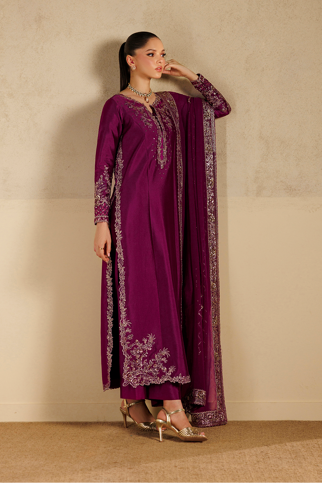 Iznik - Ue-736 Embroidered Sheesha Silk