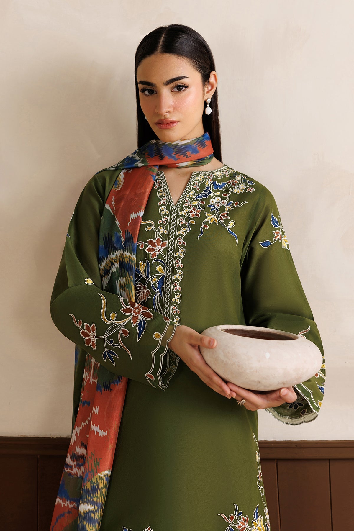 Baroque - Embroidered Lawn UF-4472