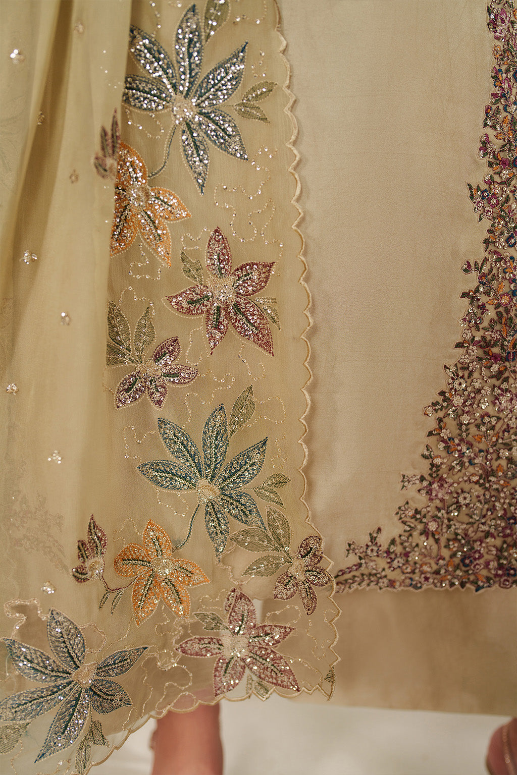 Iznik - Ue-617  Sheesha Silk