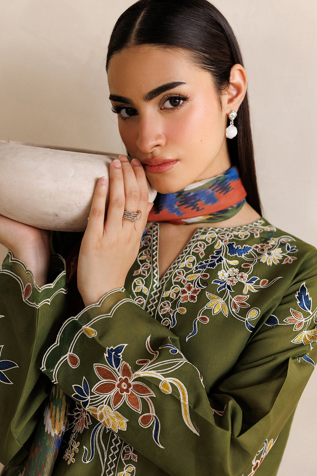 Baroque - Embroidered Lawn UF-4472