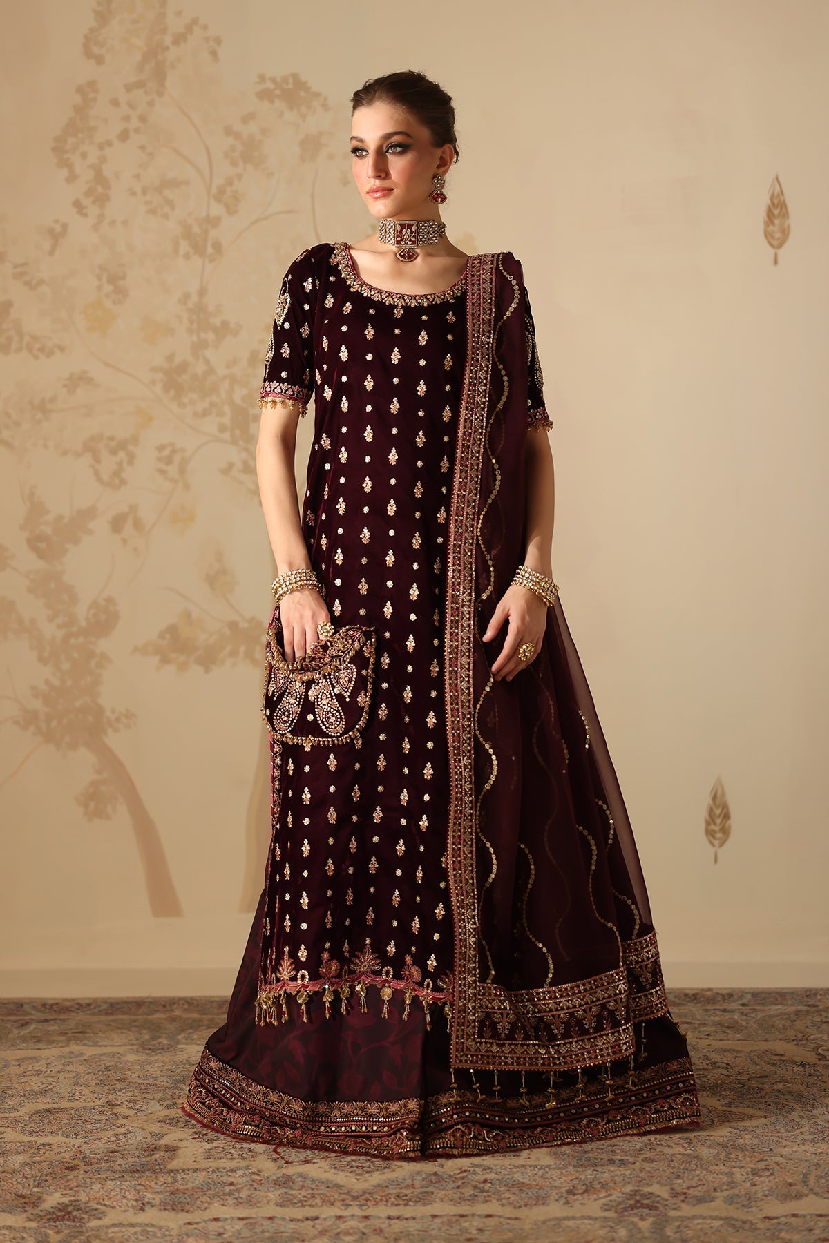 Baroque - Embroidered Velvet SF-4313