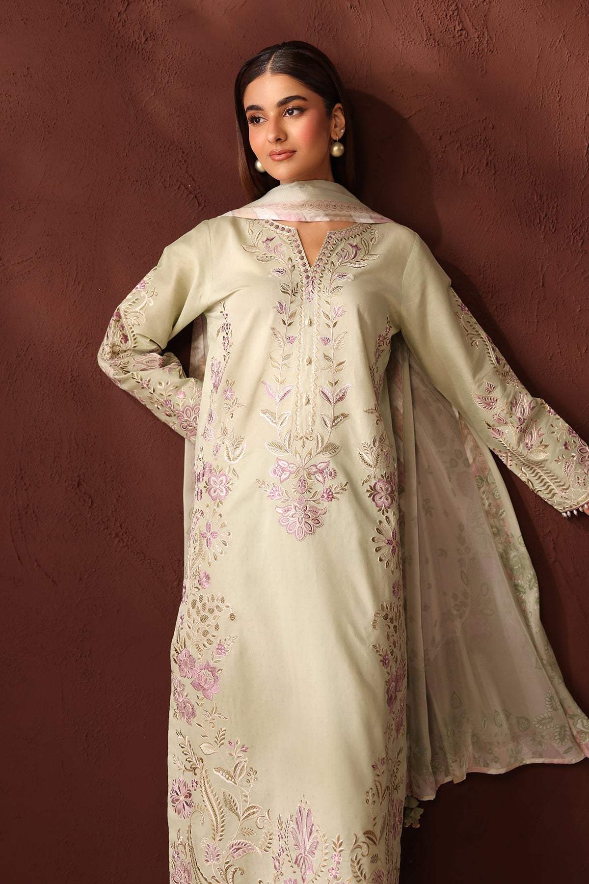 Baroque - Embroidered Dobby Lawn UF-4482